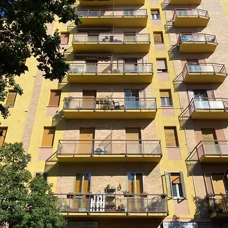 Modern * Módena