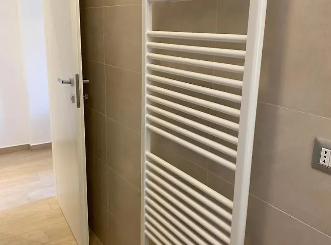 Modern アパート モデナ